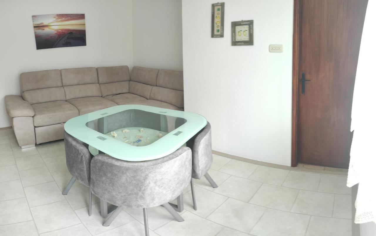 Apartmani Mille Starigrad Paklenica Εξωτερικό φωτογραφία